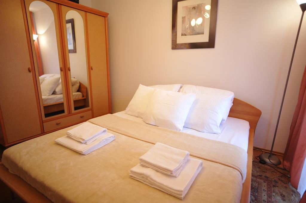 Apartament Tais Wrocław Buitenkant foto