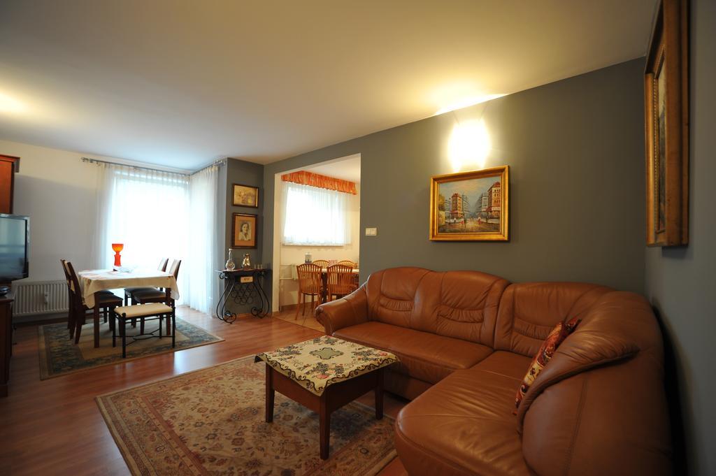 Apartament Tais Wrocław Buitenkant foto